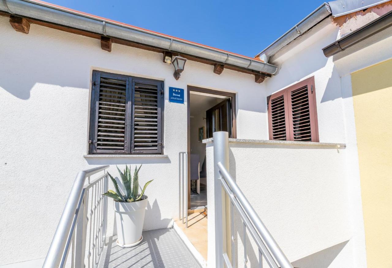 Ana Apartment Baska  Ngoại thất bức ảnh
